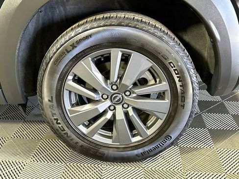 Used 2024 Nissan Pathfinder SV image 31