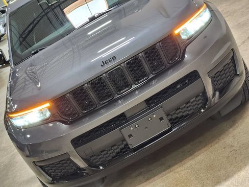 Used 2022 Jeep Grand Cherokee L Laredo RWD image 19