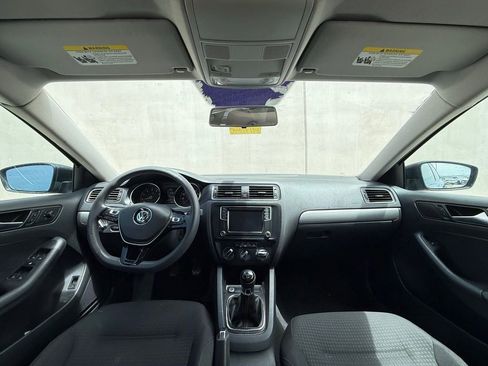 Used 2016 Volkswagen Jetta SE FWD image 6