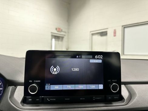 Used 2023 Honda Accord EX image 31