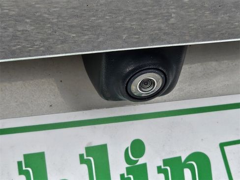 Used 2022 GMC Yukon SLT w/ SLT Premium Package image 15