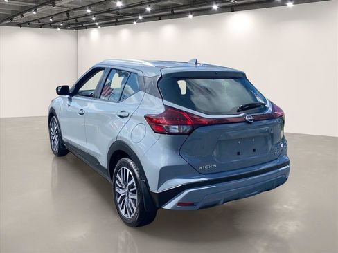 Used 2022 Nissan Kicks SV FWD image 5
