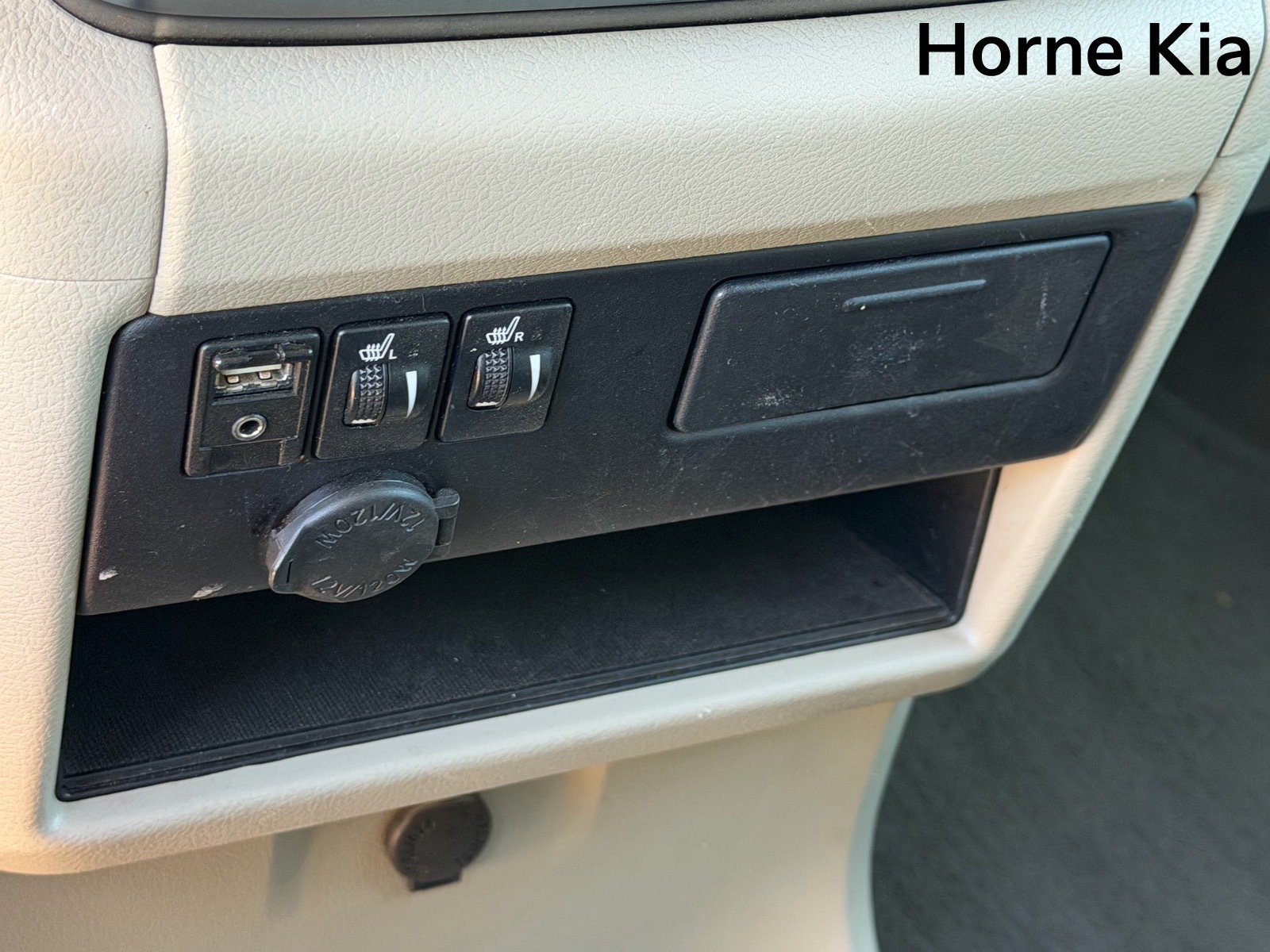 Used 2017 Toyota Sienna XLE w/ XLE Navigation Package FWD image 30