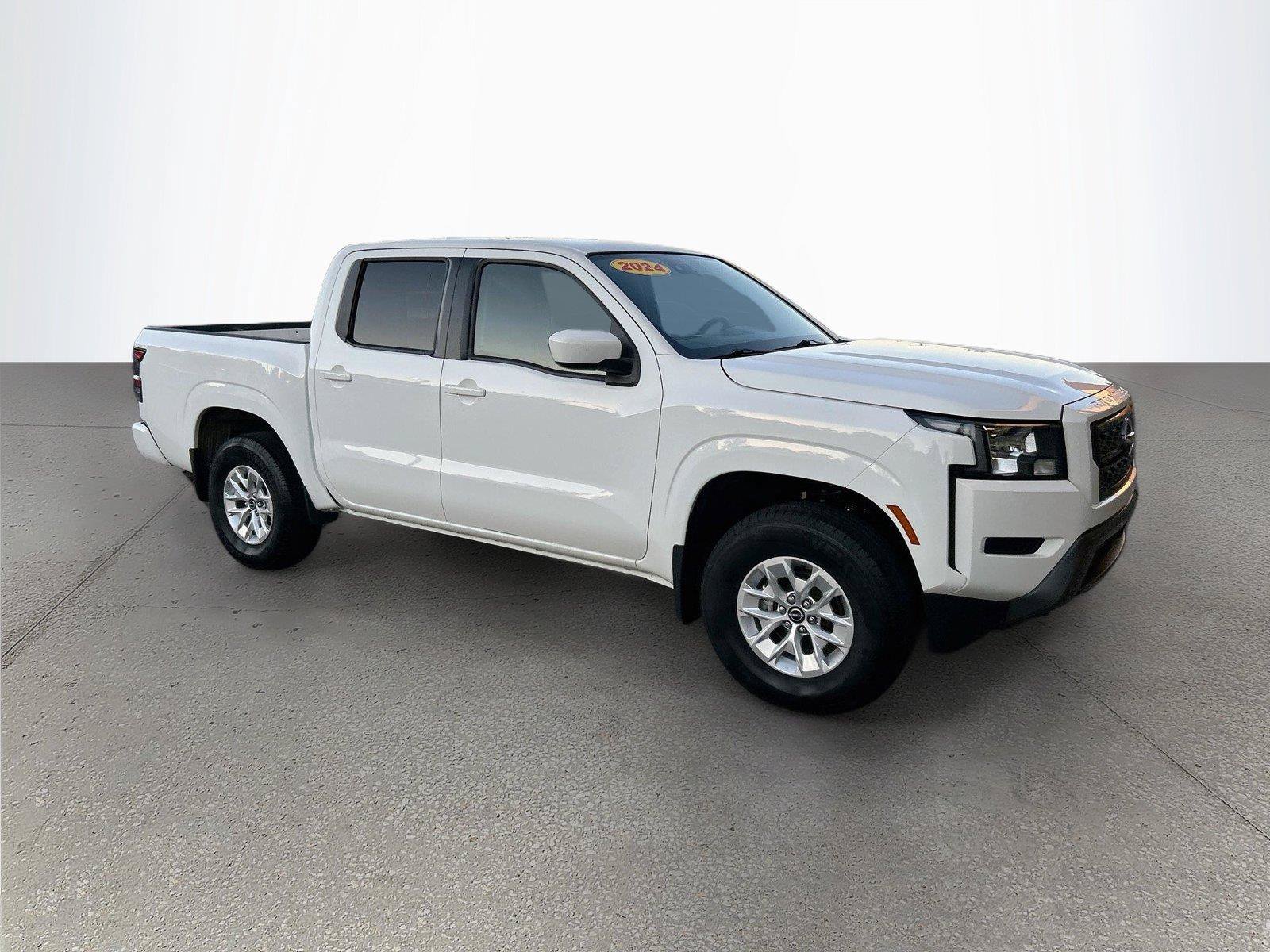 Used 2024 Nissan Frontier SV AWD/4WD image 3