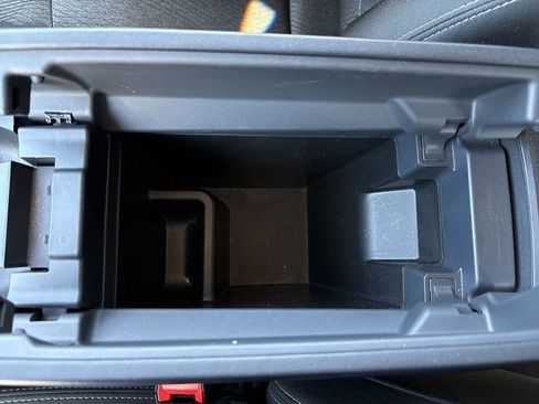 Used 2025 Nissan Rogue SV image 40