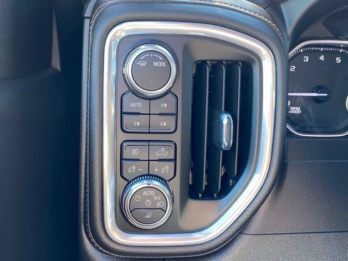 Used 2022 GMC Sierra 1500 AT4 w/ AT4 Premium Package AWD/4WD image 32