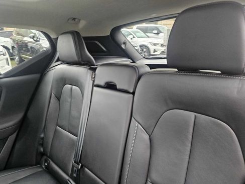 Certified 2025 Volvo XC40 B5 Core w/ Protection Package Premier image 19