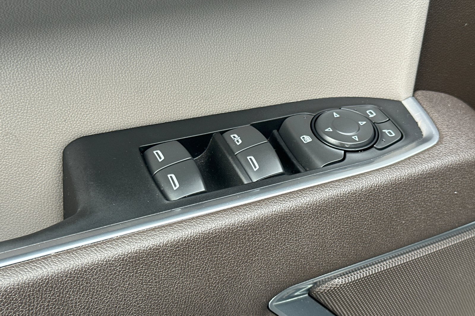 Used 2026 Chevrolet Silverado 1500 RST RWD image 12