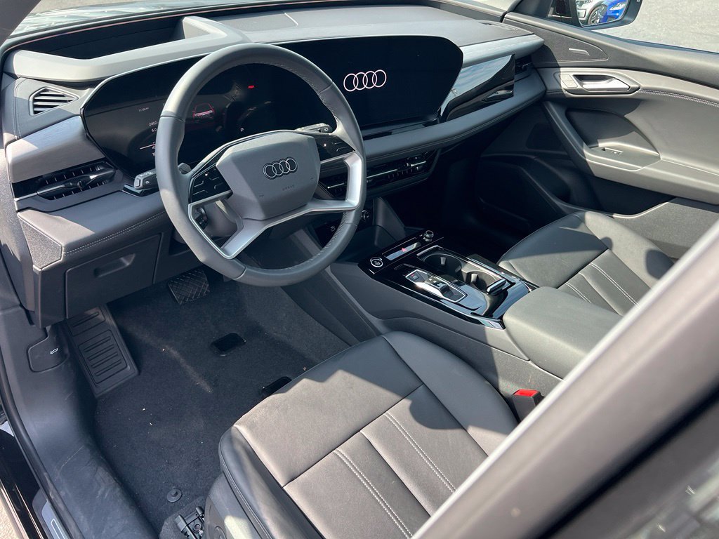 Used 2025 Audi Q6 e-tron Premium Plus w/ Premium Plus AWD/4WD image 17