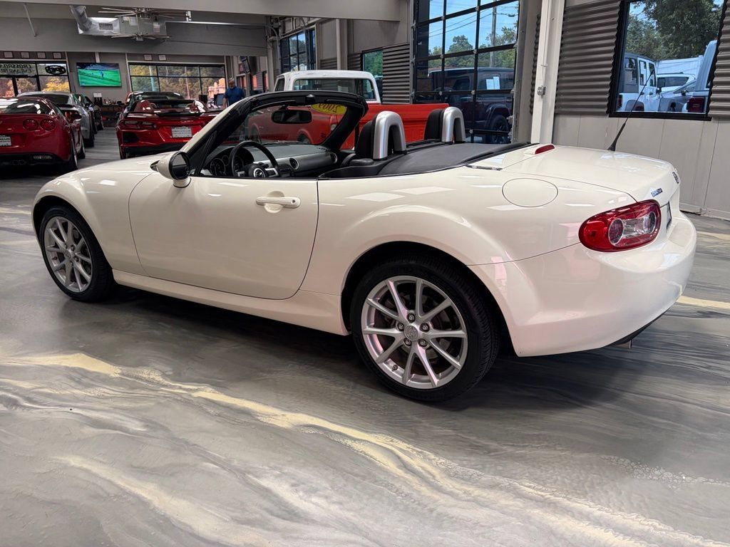 Used 2009 MAZDA MX-5 Miata Touring w/ Suspension Pkg RWD image 29