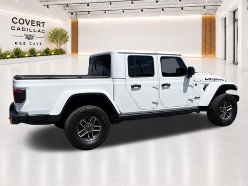 Used 2025 Jeep Gladiator Mojave w/ Convenience Group AWD/4WD image 15