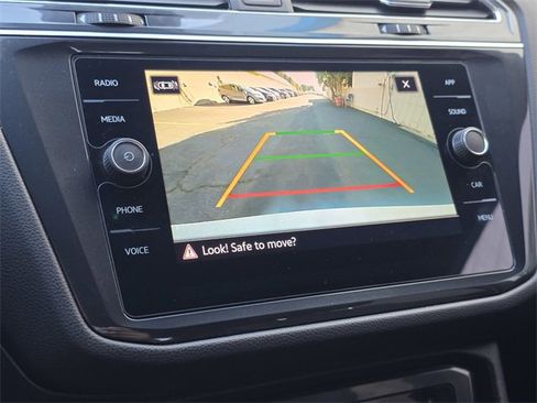 Used 2023 Volkswagen Tiguan SE R-Line image 27