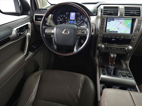 Used 2017 Lexus GX 460 image 15