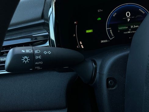 Used 2025 Toyota Camry LE image 34