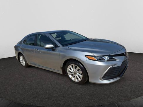Used 2024 Toyota Camry LE FWD image 3