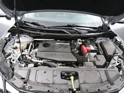 Used 2025 Nissan Rogue SV FWD image 12