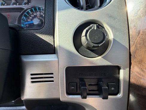 Used 2013 Ford F150 Platinum image 26