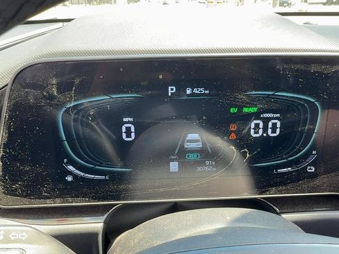 Used 2025 Kia Niro EX Touring FWD image 16