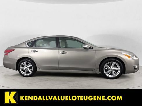 Used 2013 Nissan Altima 2.5 SV w/ 2.5SV Convenience Pkg FWD image 4