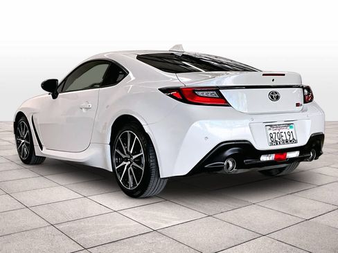 Used 2022 Toyota GR86 w/ ALL Weather Mat Package (TMS) image 13