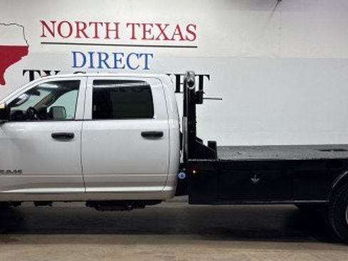 Used 2019 RAM 5500 4x4 Crew Cab image 10