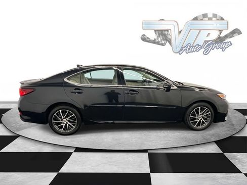 Used 2017 Lexus ES 350 w/ Navigation System Package image 5