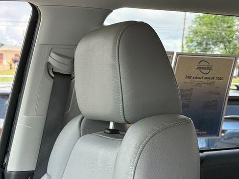 Used 2021 Toyota Tundra SR5 w/ SR5 Leather Package AWD/4WD image 11