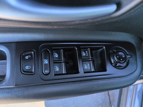 Used 2022 Jeep Renegade Limited AWD/4WD image 13