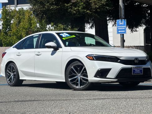 Used 2024 Honda Civic Touring image 2