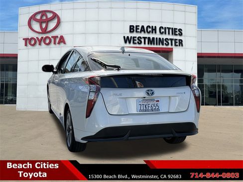 Used 2016 Toyota Prius Four Touring image 9