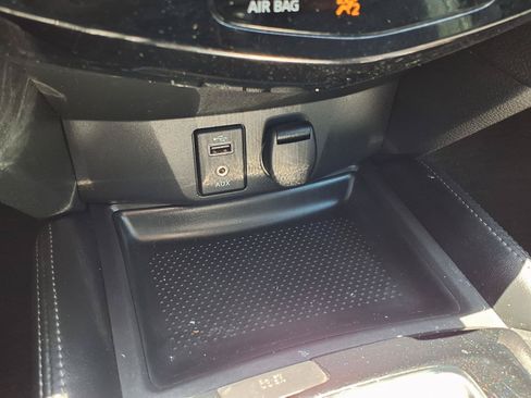Used 2017 Nissan Rogue SL FWD image 8