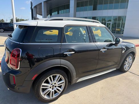 Used 2023 MINI Cooper Countryman S FWD image 3