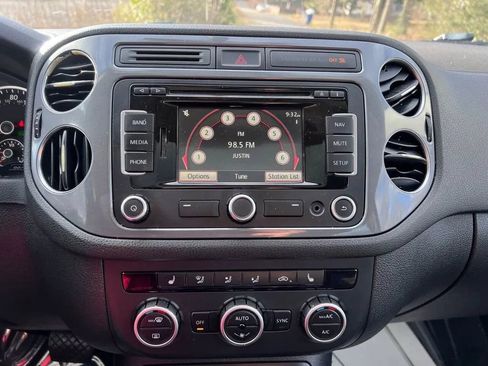 Used 2014 Volkswagen Tiguan SEL AWD/4WD image 13