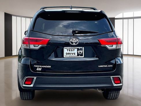 Used 2019 Toyota Highlander Limited Platinum AWD/4WD image 4