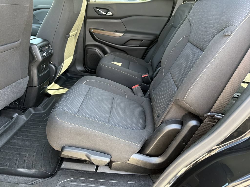 Used 2023 GMC Acadia SLE FWD image 17