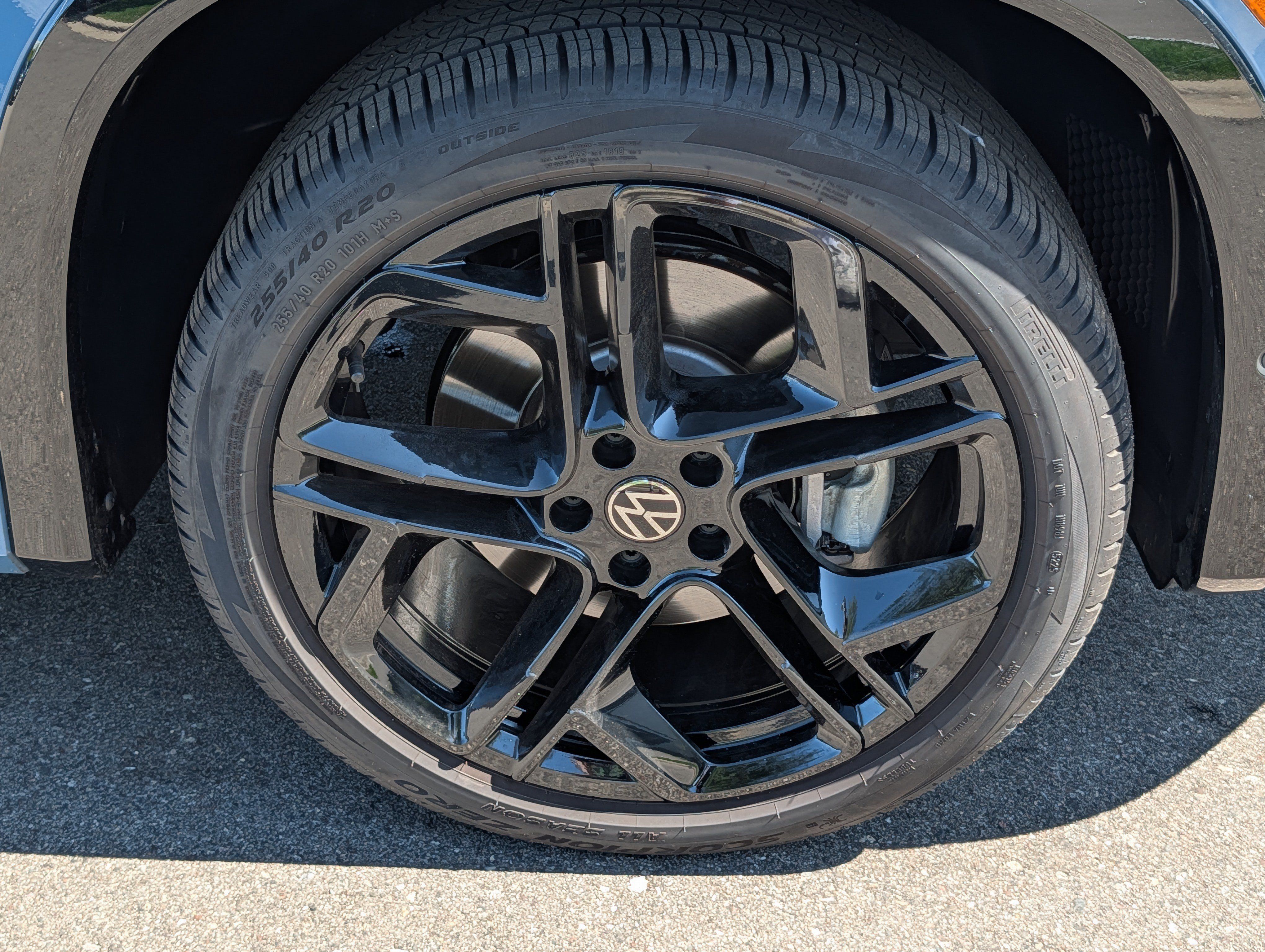 Certified 2026 Volkswagen Tiguan SE R-Line AWD/4WD image 15