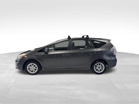 Used 2014 Toyota Prius V Three FWD image 2