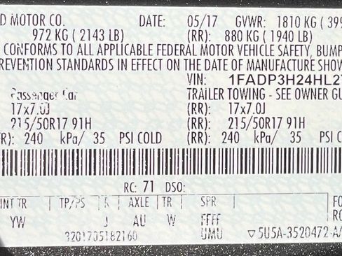 Used 2017 Ford Focus SEL image 35