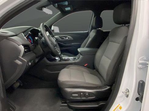 Used 2023 Chevrolet Traverse LT w/ Midnight/Sport Edition AWD/4WD image 9