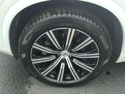 Used 2024 Volvo XC90 B5 Core w/ Protection Package Premier AWD/4WD image 9