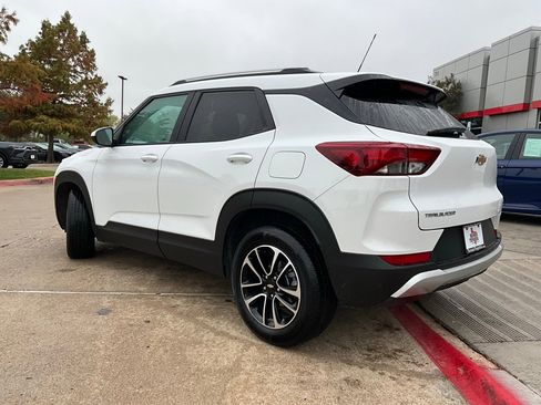 Used 2025 Chevrolet TrailBlazer LT image 8