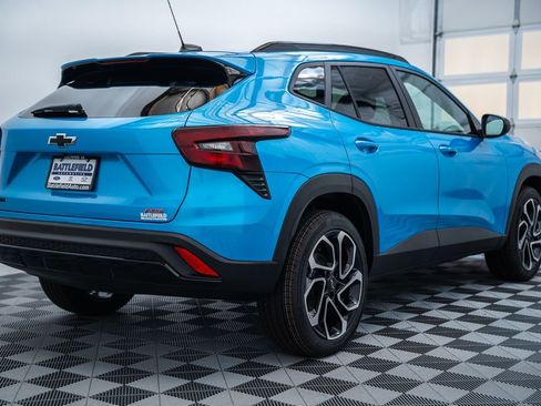 New 2026 Chevrolet Trax RS w/ Sunroof Package FWD image 7