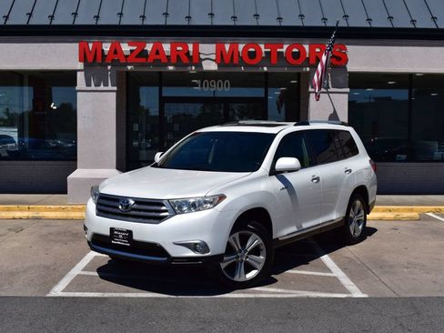 Used 2013 Toyota Highlander Limited AWD/4WD image 2