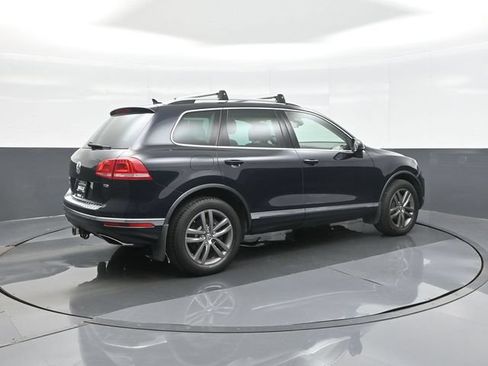 Used 2016 Volkswagen Touareg Sport AWD/4WD image 7