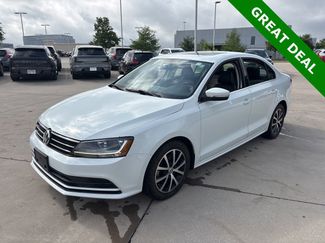 Used 2017 Volkswagen Jetta SE video 1