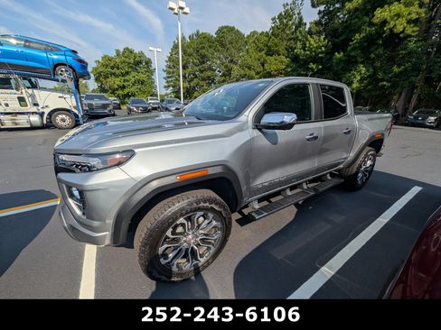 Used 2024 GMC Canyon Denali AWD/4WD image 12
