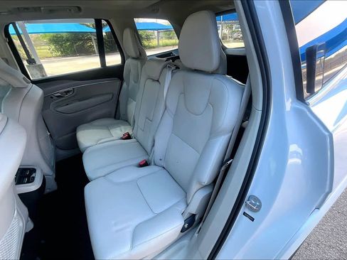 Used 2024 Volvo XC90 B5 Core AWD/4WD image 21