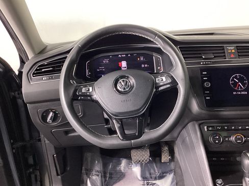 Used 2021 Volkswagen Tiguan SEL w/ 3rd Row Seat Package AWD/4WD image 21