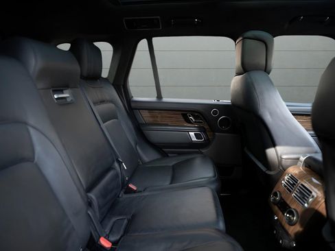 Used 2020 Land Rover Range Rover HSE image 20