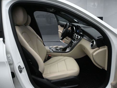 Used 2018 Mercedes-Benz C 300 4MATIC Sedan image 17